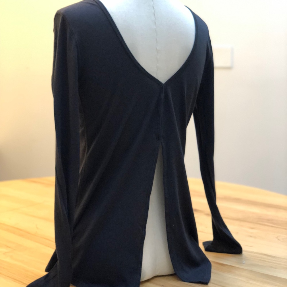 Lululemon tie back Yoga top.  Black, size 4